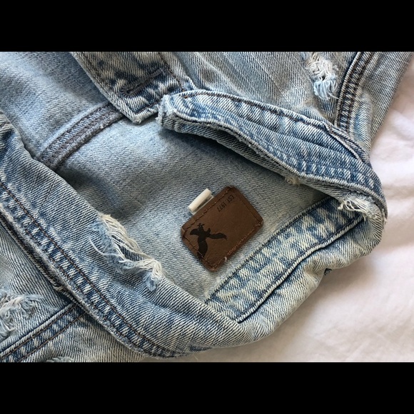 Cropped Jean Jacket - Picture 3 of 3
